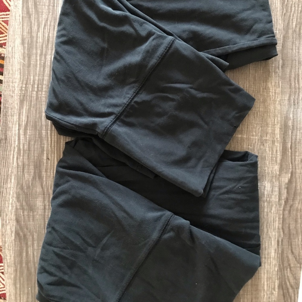 2 yoga pants